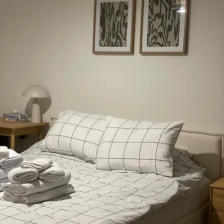 아파트 Leafy Haven Hideout! *