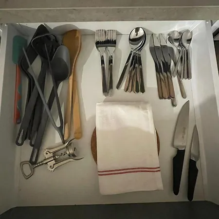 Leafy Haven Hideout! 아파트