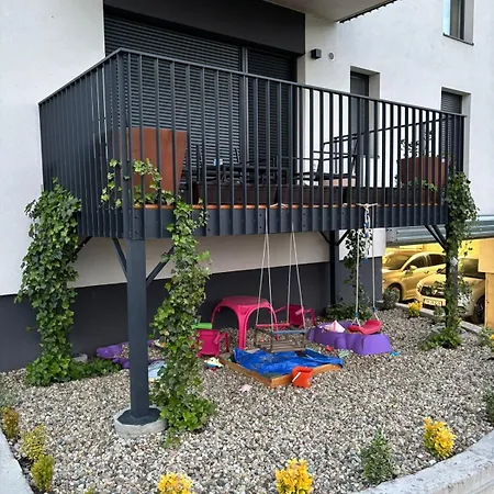 Apartment Leafy Haven Hideout!